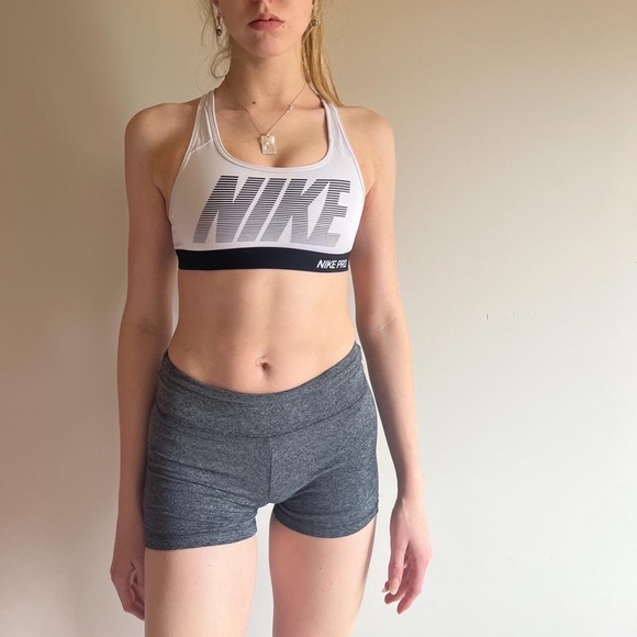Nike Pro Running Crop - Picture 2 of 4